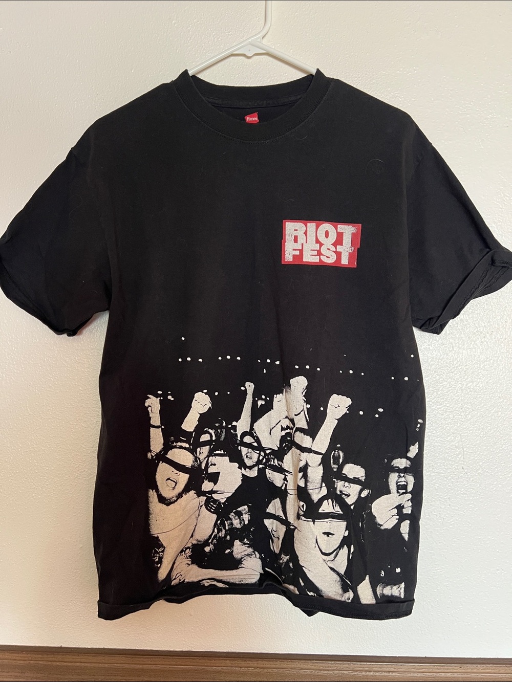 Vintage Riot Fest concert shirt 2008 Graphic Tee with Red Logo